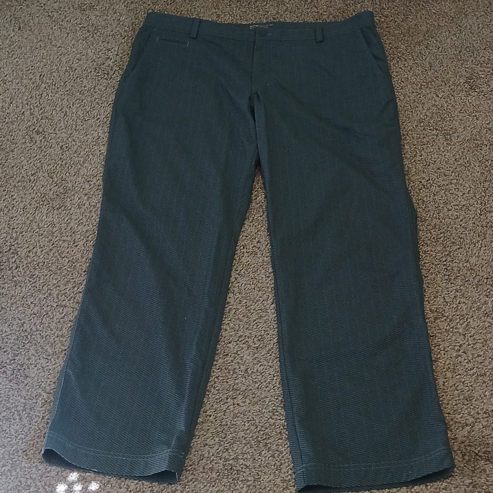 Nike Men's Chinos in Dark Green